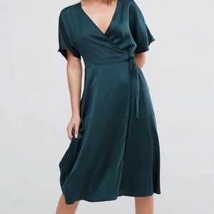 New look emerald /forest green dress with tags. Size US-4